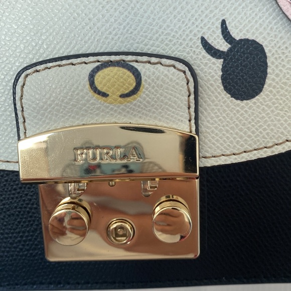 Furla Hello Kitty Metropolis Crossbody Cute Bag - pre owned - Picture 5 of 14